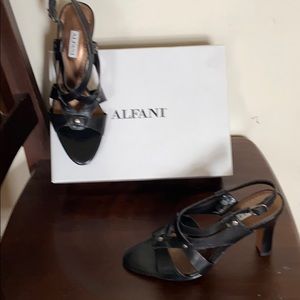 Shoe